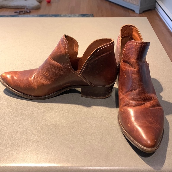 Steve Madden Austin Booties - Picture 1 of 5